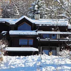 La Sauvagine Skis Aux Pieds Couette-café